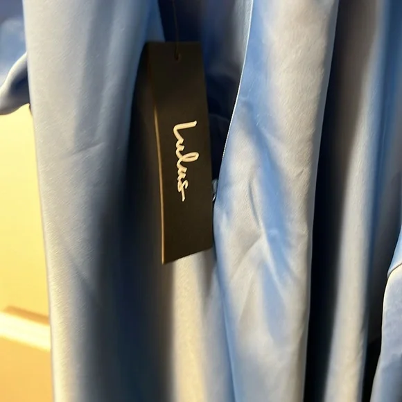 Lulu blue satin halter dress - Picture 8 of 9